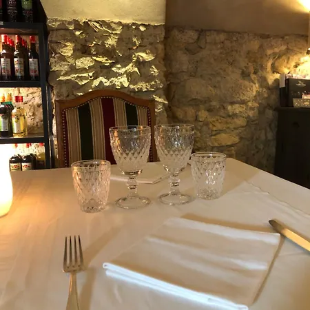 Hotel Le Tresor Des Templiers 4*