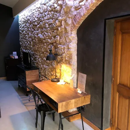 Hotel Le Tresor Des Templiers 4*